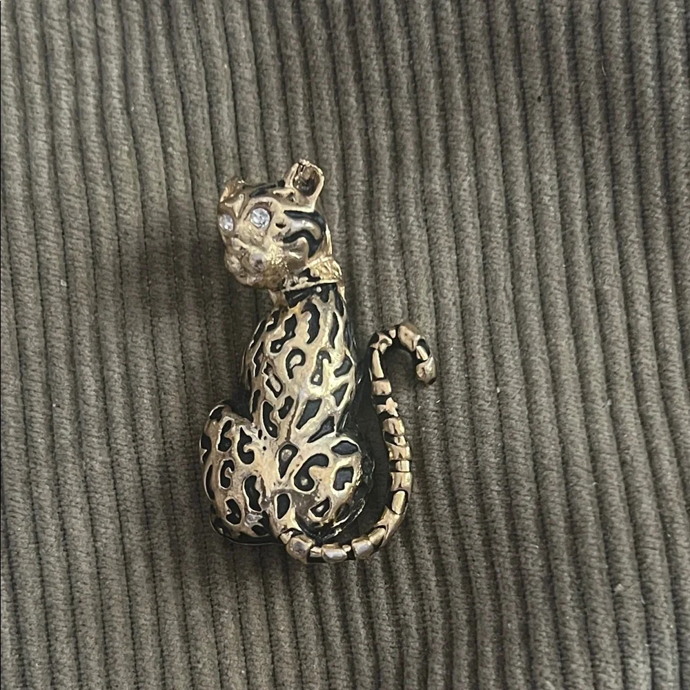 Elegant Black and Gold Cat Brooch